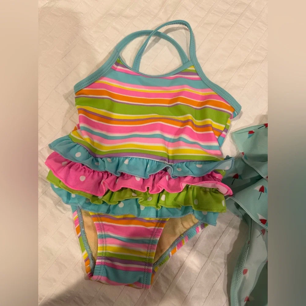 Bundle of Two swimsuits size 6/9 months